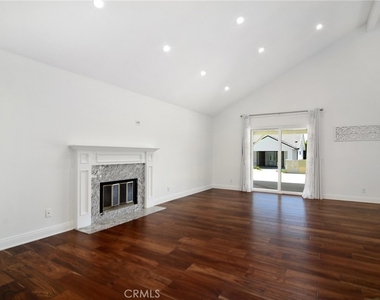 9618 Kentland Avenue - Photo Thumbnail 7