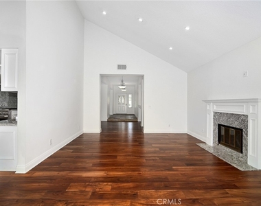 9618 Kentland Avenue - Photo Thumbnail 8
