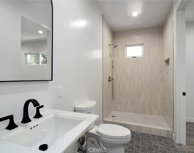 9618 Kentland Avenue - Photo Thumbnail 24