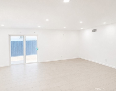23926 Hamlin Street - Photo Thumbnail 14