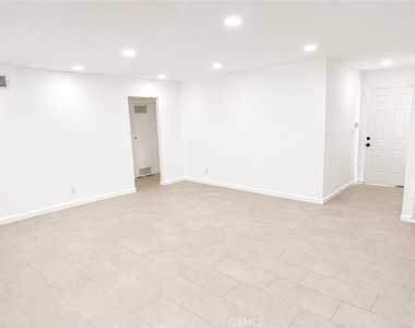 23926 Hamlin Street - Photo Thumbnail 15