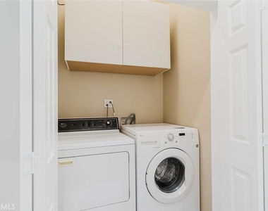 17908 Califa Street - Photo Thumbnail 29