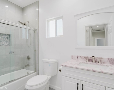 17908 Califa Street - Photo Thumbnail 27