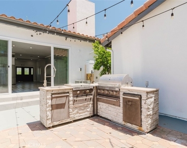 17908 Califa Street - Photo Thumbnail 34