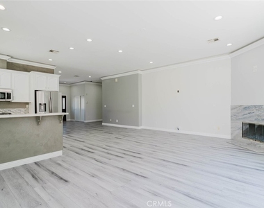 17908 Califa Street - Photo Thumbnail 12