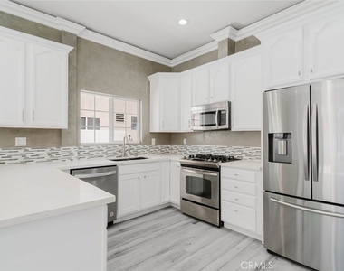 17908 Califa Street - Photo Thumbnail 14