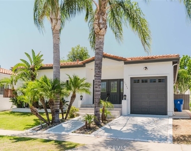 17908 Califa Street - Photo Thumbnail 2