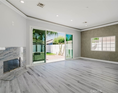 17908 Califa Street - Photo Thumbnail 9
