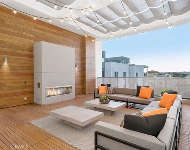 6200 Variel Avenue - Photo Thumbnail 22