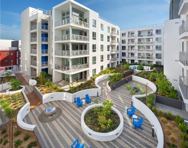 6200 Variel Avenue - Photo Thumbnail 23