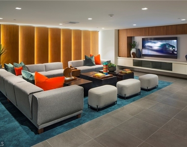 6200 Variel Avenue - Photo Thumbnail 18
