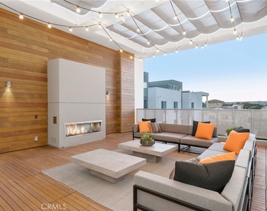 6200 Variel Avenue - Photo Thumbnail 21