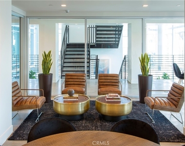 6263 Topanga Canyon Boulevard - Photo Thumbnail 18