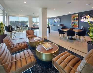 6263 Topanga Canyon Boulevard - Photo Thumbnail 19