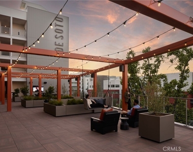 21010 Erwin Street - Photo Thumbnail 25