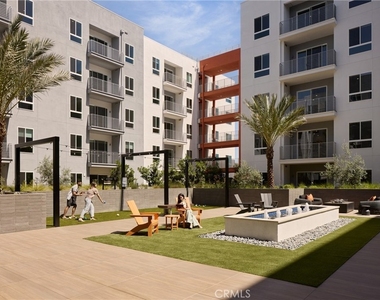 21010 Erwin Street - Photo Thumbnail 23