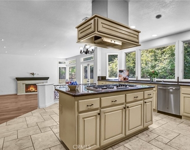 24929 Alicante Drive - Photo Thumbnail 19