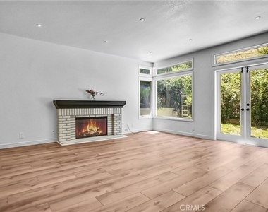 24929 Alicante Drive - Photo Thumbnail 15