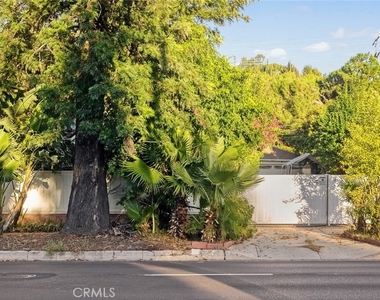 5020 Topanga Canyon - Photo Thumbnail 31