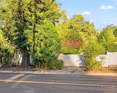 5020 Topanga Canyon - Photo Thumbnail 30