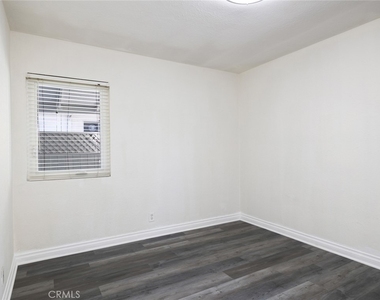 5020 Topanga Canyon - Photo Thumbnail 18