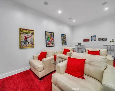 242 S Broadway - Photo Thumbnail 14