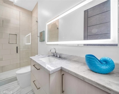 242 S Broadway - Photo Thumbnail 18