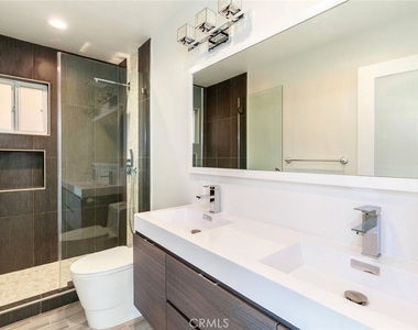 126 Neptune Avenue - Photo Thumbnail 9