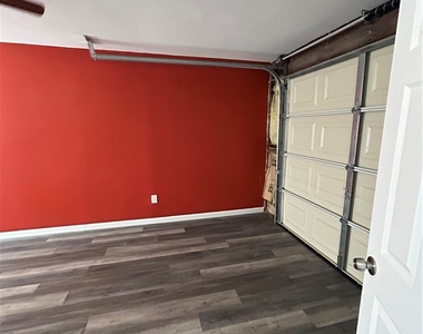 8523 Cedar Street - Photo Thumbnail 12