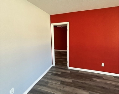 8523 Cedar Street - Photo Thumbnail 9
