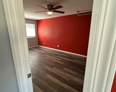 8523 Cedar Street - Photo Thumbnail 10