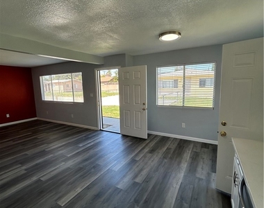 8523 Cedar Street - Photo Thumbnail 6