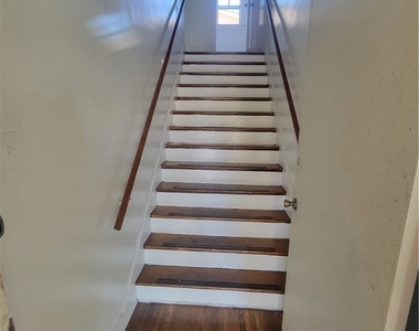 2930 W 11th Street - Photo Thumbnail 3