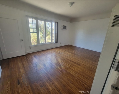 2930 W 11th Street - Photo Thumbnail 16
