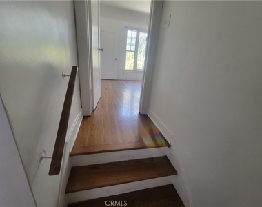 2930 W 11th Street - Photo Thumbnail 4