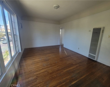 2930 W 11th Street - Photo Thumbnail 17