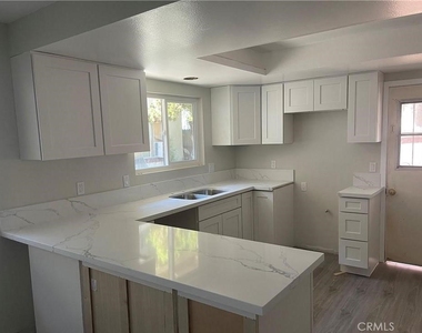 760 N Adele Street - Photo Thumbnail 4