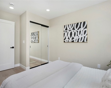 708 E Elm - Photo Thumbnail 8