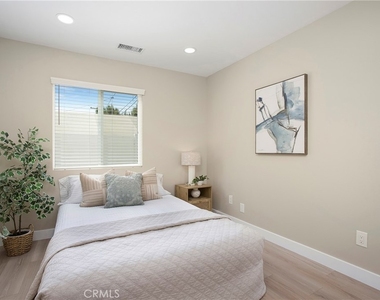 708 E Elm - Photo Thumbnail 9