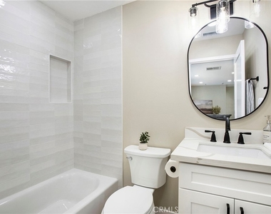 708 E Elm - Photo Thumbnail 3