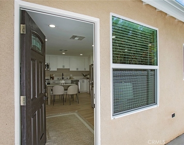 708 E Elm - Photo Thumbnail 11
