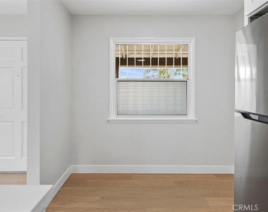 1109 E 3rd - Photo Thumbnail 6