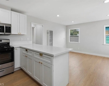 1109 E 3rd - Photo Thumbnail 7