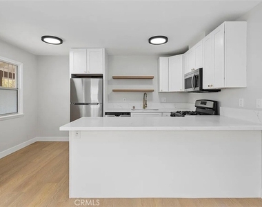 1109 E 3rd - Photo Thumbnail 3