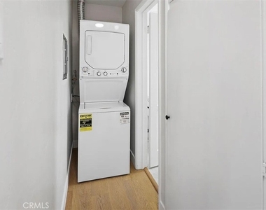 1109 E 3rd - Photo Thumbnail 8