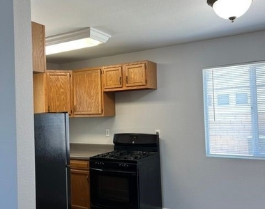 155 N Bitterbush - Photo Thumbnail 13
