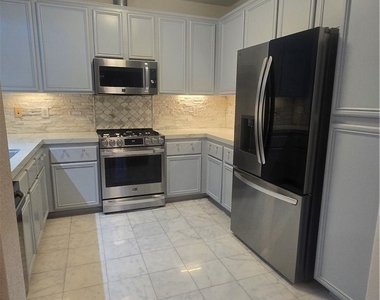1240 Mc Fadden Dr - Photo Thumbnail 11