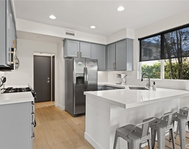 134 Monte Vista Avenue - Photo Thumbnail 9