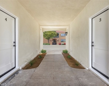 1237 E 1st - Photo Thumbnail 1