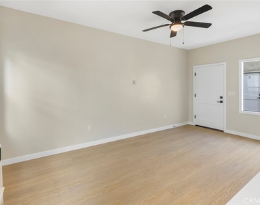 1237 E 1st - Photo Thumbnail 5